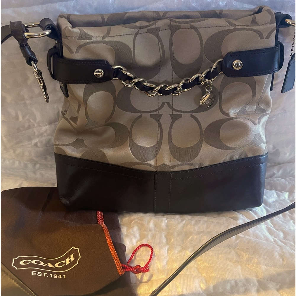 Coach medium size shoulder bag